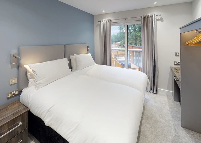 Signature Loft 8 Hot Tub - Finlake Resort & Spa, Chudleigh, Newton Abbot