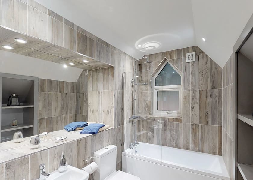 Signature Loft 8 Hot Tub - Finlake Resort & Spa, Chudleigh, Newton Abbot