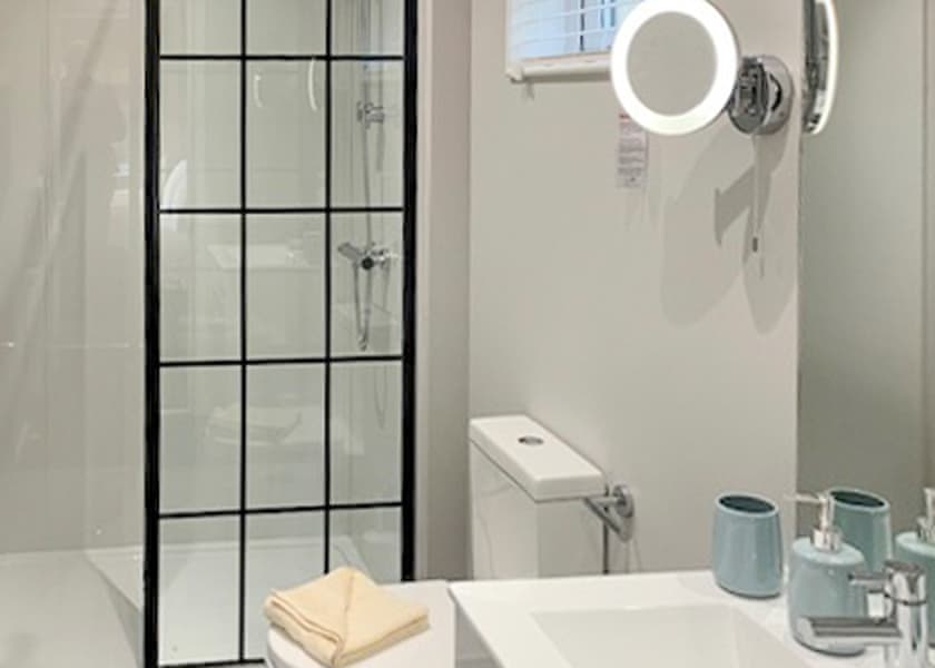 Comfort Plus Lodge 4 Hot Tub - Finlake Resort & Spa, Chudleigh, Newton Abbot