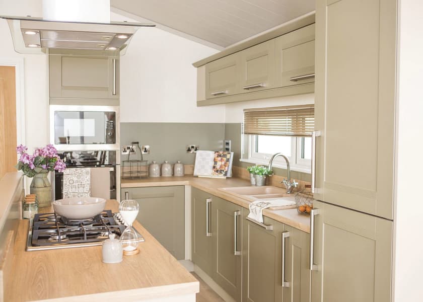 Luxury Lodge 4 Hot Tub - Finlake Resort & Spa, Chudleigh, Newton Abbot