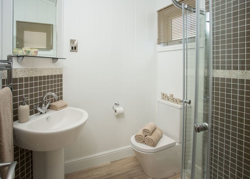 Luxury Lodge 4 Hot Tub - Finlake Resort & Spa, Chudleigh, Newton Abbot