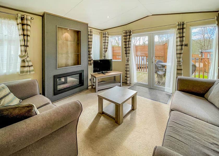 Superior Caravan 4 - Finlake Resort & Spa, Chudleigh, Newton Abbot