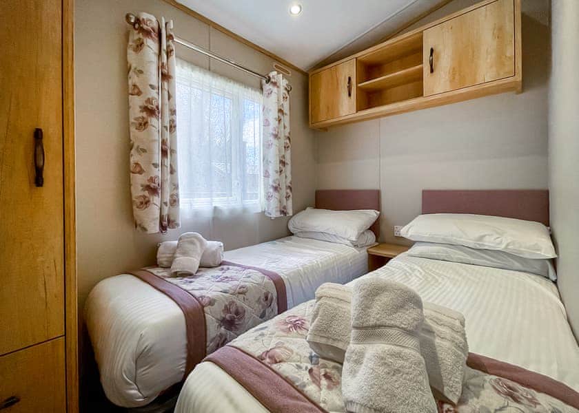 Superior Caravan 4 - Finlake Resort & Spa, Chudleigh, Newton Abbot