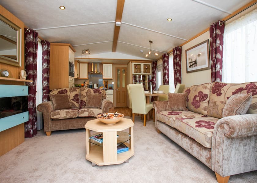 Superior Caravan 4 Hot Tub - Finlake Resort & Spa, Chudleigh, Newton Abbot