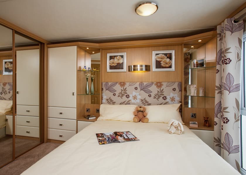 Superior Caravan 4 Hot Tub - Finlake Resort & Spa, Chudleigh, Newton Abbot