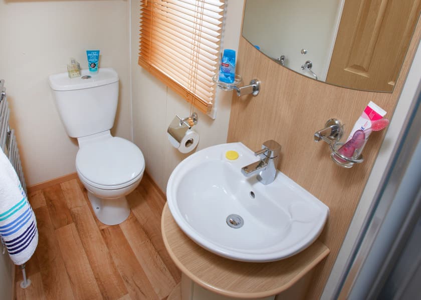 Superior Caravan 4 Hot Tub - Finlake Resort & Spa, Chudleigh, Newton Abbot