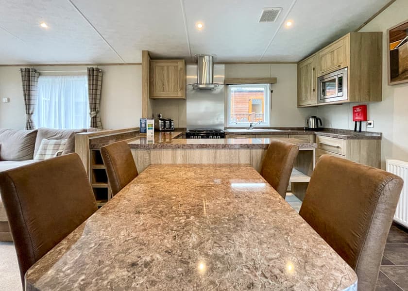 Superior Holiday Home 4 - Finlake Resort & Spa, Chudleigh, Newton Abbot