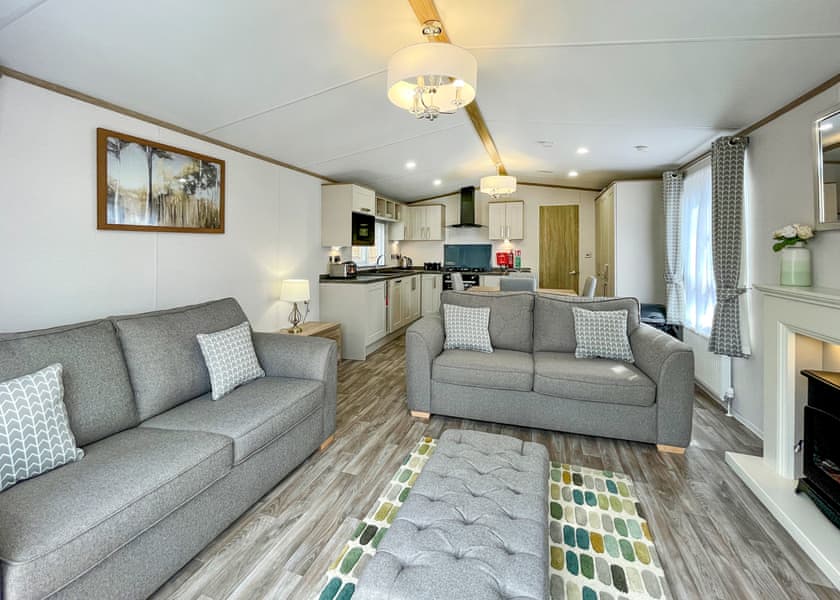 Superior Holiday Home 4 Hot Tub - Finlake Resort & Spa, Chudleigh, Newton Abbot