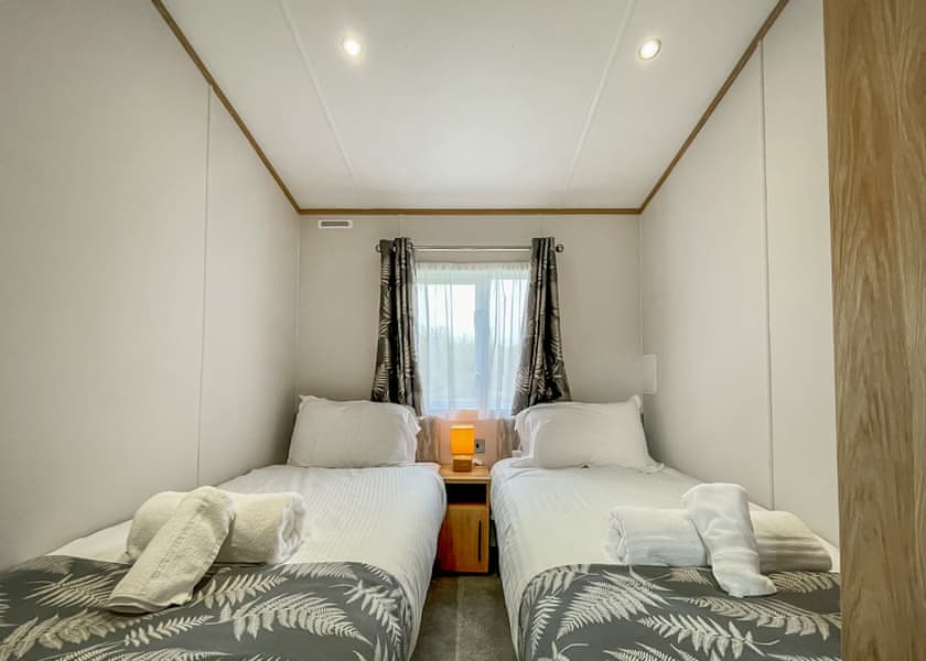 Superior Holiday Home 4 Hot Tub - Finlake Resort & Spa, Chudleigh, Newton Abbot