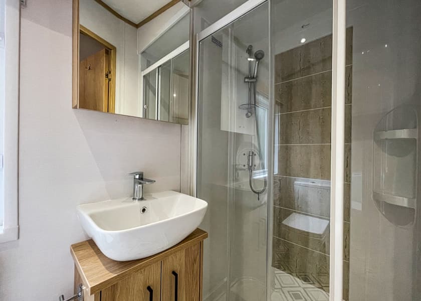 Superior Holiday Home 6 Hot Tub - Finlake Resort & Spa, Chudleigh, Newton Abbot