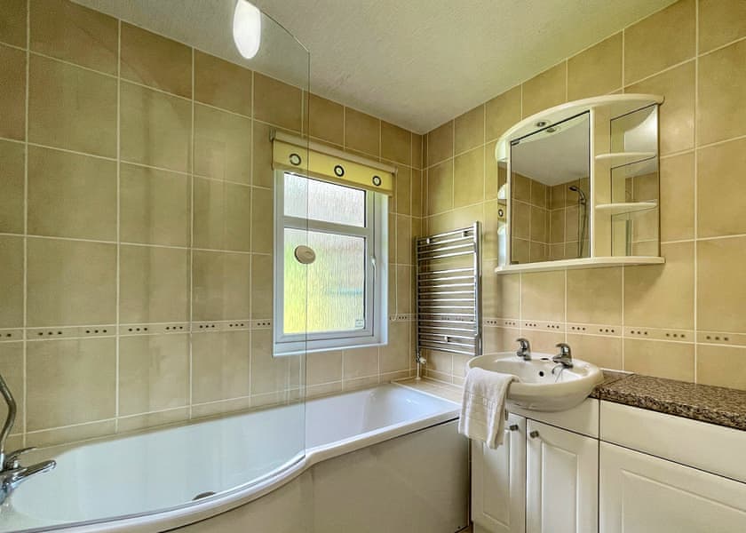 Classic Lodge Hot Tub 4 - Finlake Resort & Spa, Chudleigh, Newton Abbot