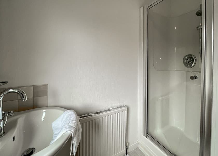 Classic Lodge Hot Tub 4 - Finlake Resort & Spa, Chudleigh, Newton Abbot