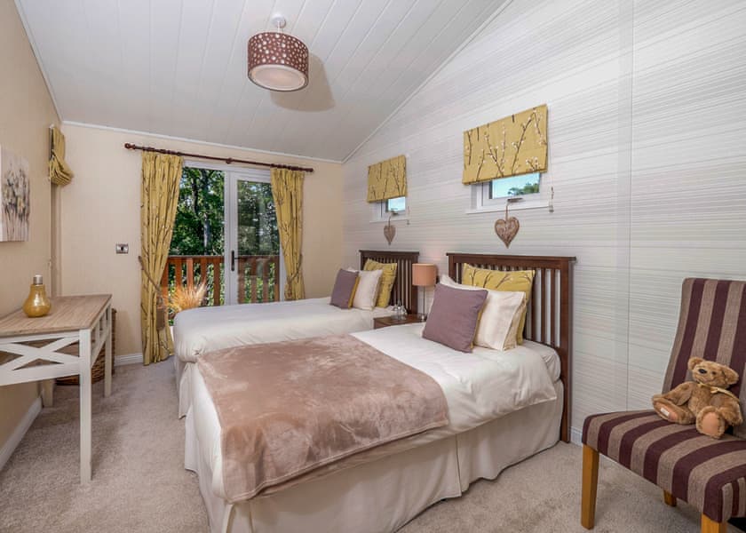 Superior Lodge 4 - Finlake Resort & Spa, Chudleigh, Newton Abbot