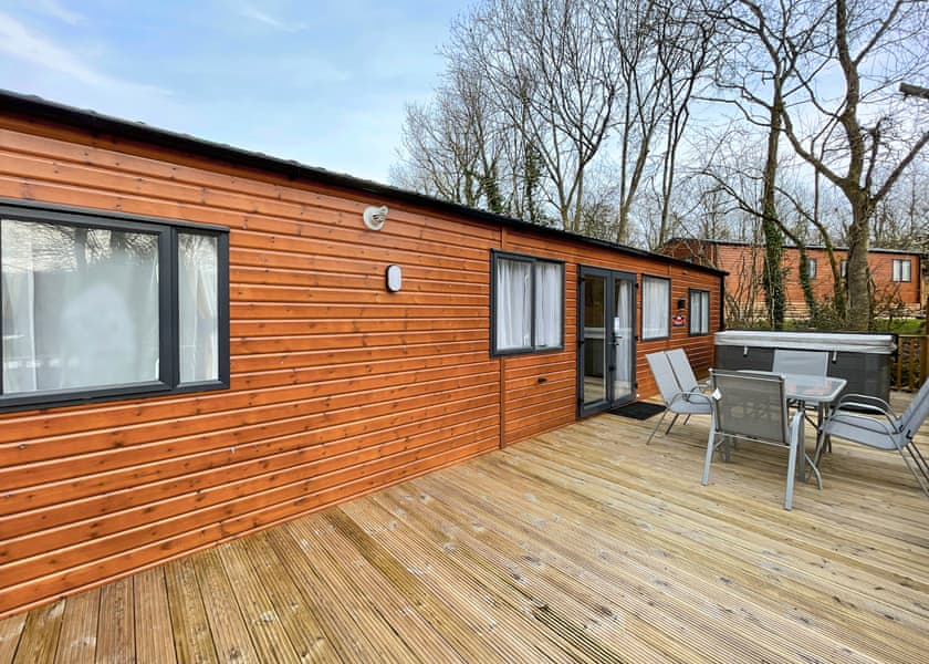 Comfort Plus Caravan 4 Hot Tub - Finlake Resort & Spa, Chudleigh, Newton Abbot