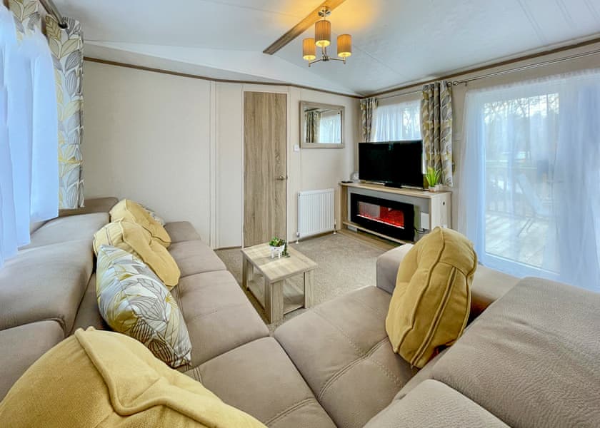 Comfort Plus Caravan 4 Hot Tub - Finlake Resort & Spa, Chudleigh, Newton Abbot