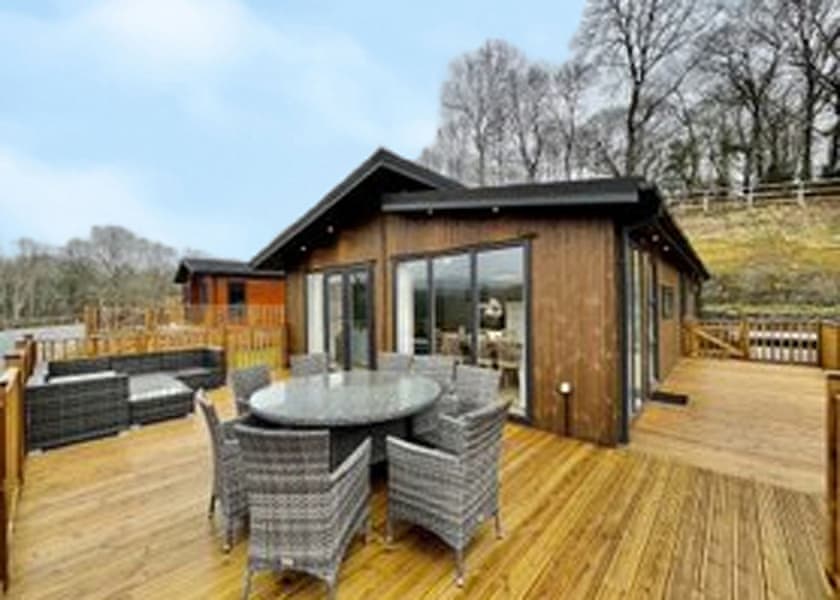 Superior Lodge 8 Hot Tub - Finlake Resort & Spa, Chudleigh, Newton Abbot