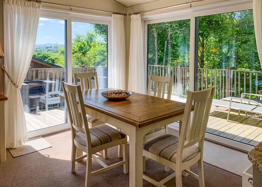 Comfort Lodge 4 - Finlake Resort & Spa, Chudleigh, Newton Abbot