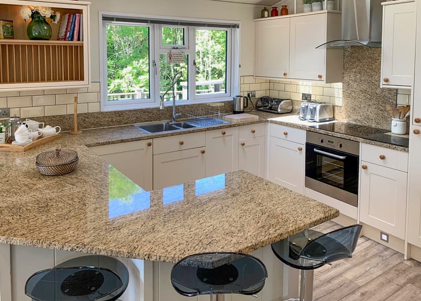 Comfort Lodge 4 - Finlake Resort & Spa, Chudleigh, Newton Abbot