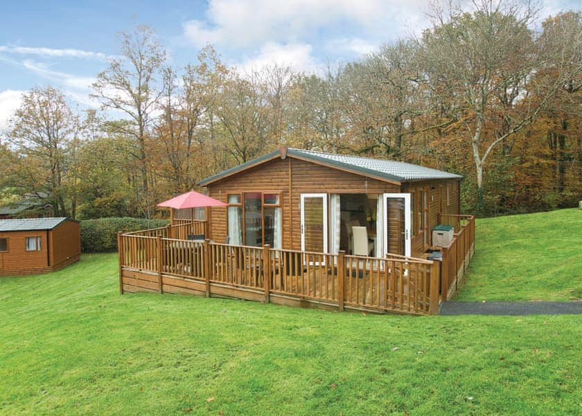 Comfort Lodge Hot Tub 6 in Chudleigh, Newton Abbot | Hoseasons