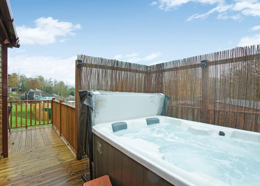 Comfort Lodge Hot Tub 6 In Chudleigh, Newton Abbot 