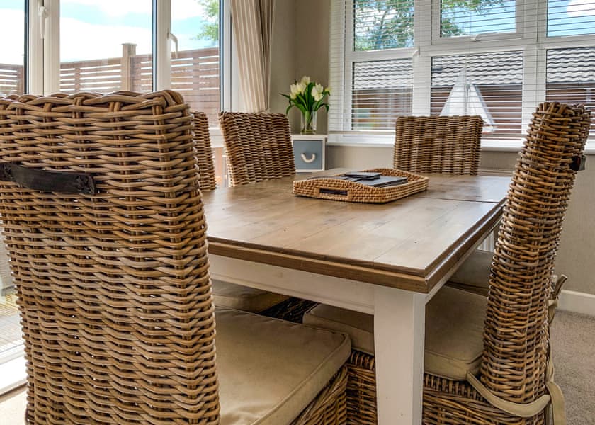 Comfort Lodge 6, Comfort Lodge 6 Hot Tub - Finlake Resort & Spa, Chudleigh, Newton Abbot