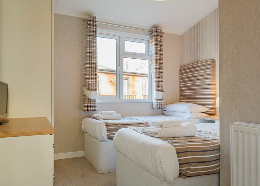 Comfort Lodge Hot Tub | Finlake Holiday Resort, Chudleigh, Newton Abbot