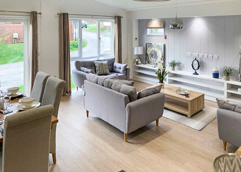 Comfort Plus Lodge 4 - Finlake Resort & Spa, Chudleigh, Newton Abbot