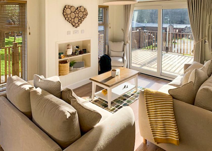 Comfort Plus Lodge 4 - Finlake Resort & Spa, Chudleigh, Newton Abbot