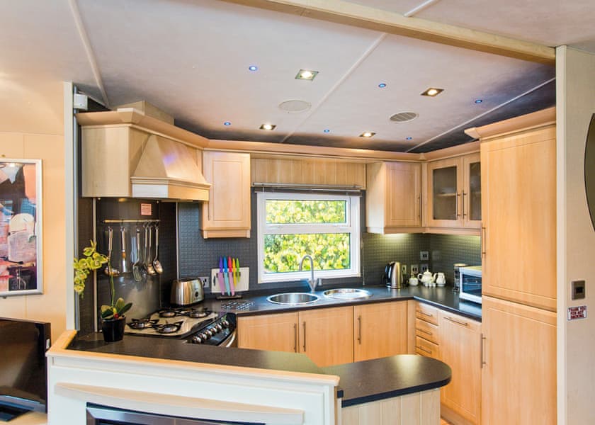 Comfort Holiday Home Hot Tub 4 - Finlake Resort & Spa, Chudleigh, Newton Abbot