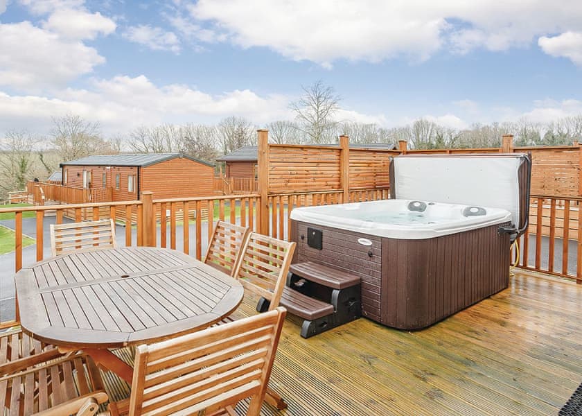 Comfort Plus 6 Hot Tub - Finlake Resort & Spa, Chudleigh, Newton Abbot
