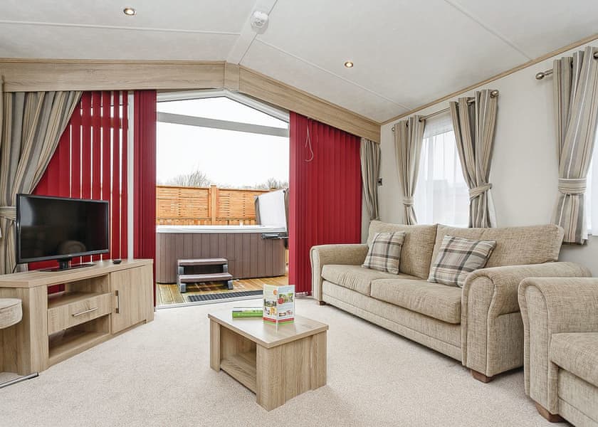 Comfort Plus 6 Hot Tub - Finlake Resort & Spa, Chudleigh, Newton Abbot