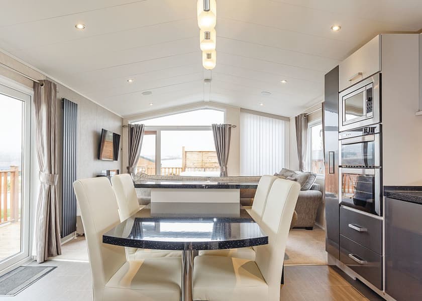 Comfort Plus 6 Hot Tub - Finlake Resort & Spa, Chudleigh, Newton Abbot