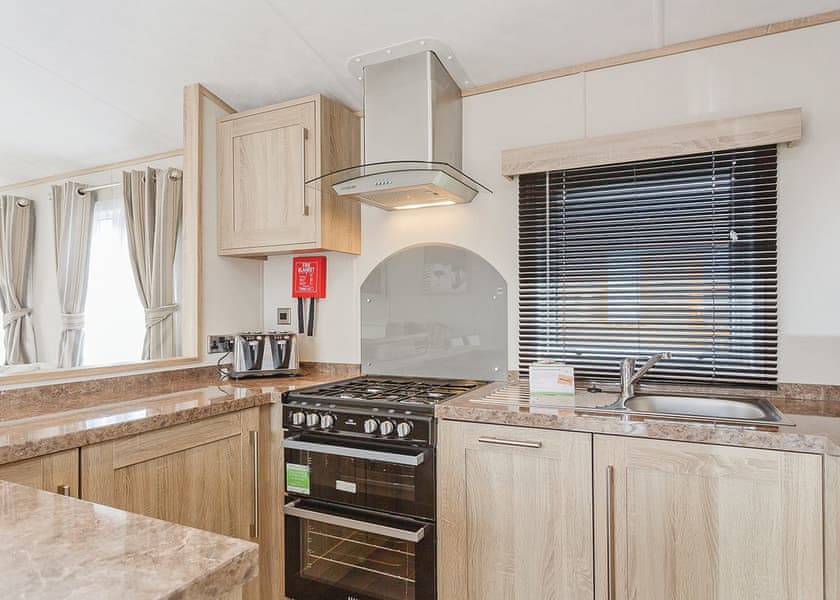 Comfort Plus 6 Hot Tub - Finlake Resort & Spa, Chudleigh, Newton Abbot