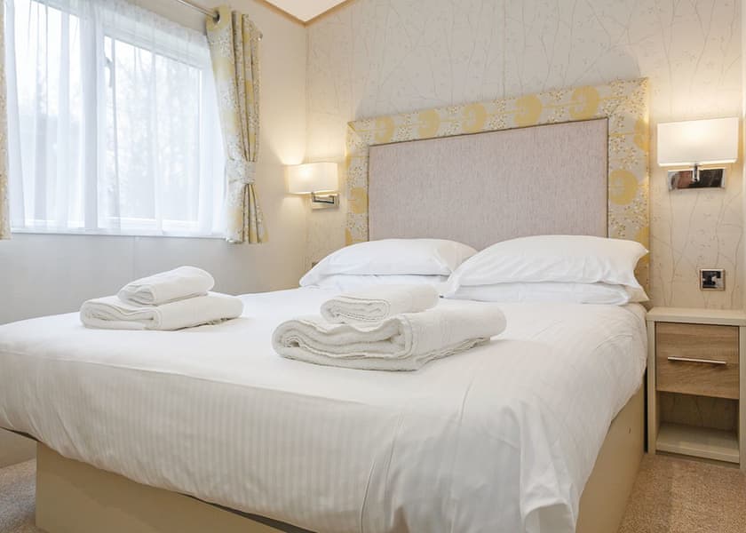 Comfort Plus 6 Hot Tub - Finlake Resort & Spa, Chudleigh, Newton Abbot