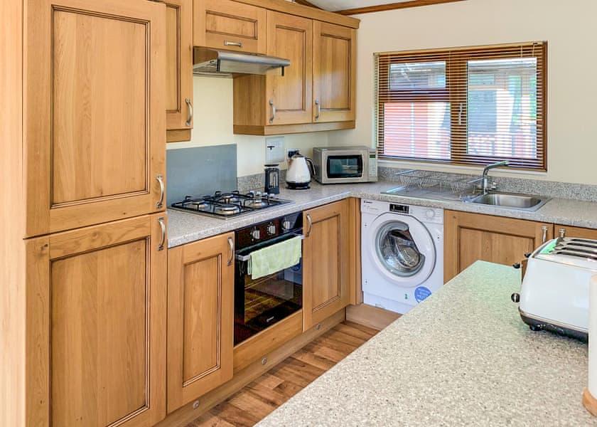 Classic Lodge 6 - Finlake Resort & Spa, Chudleigh, Newton Abbot