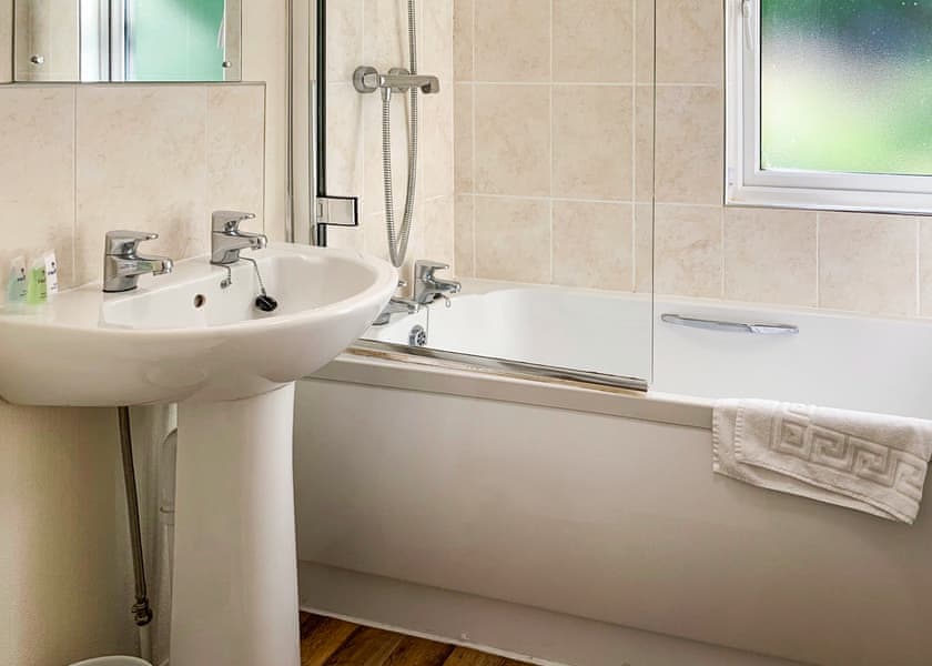 Classic Lodge 6 - Finlake Resort & Spa, Chudleigh, Newton Abbot