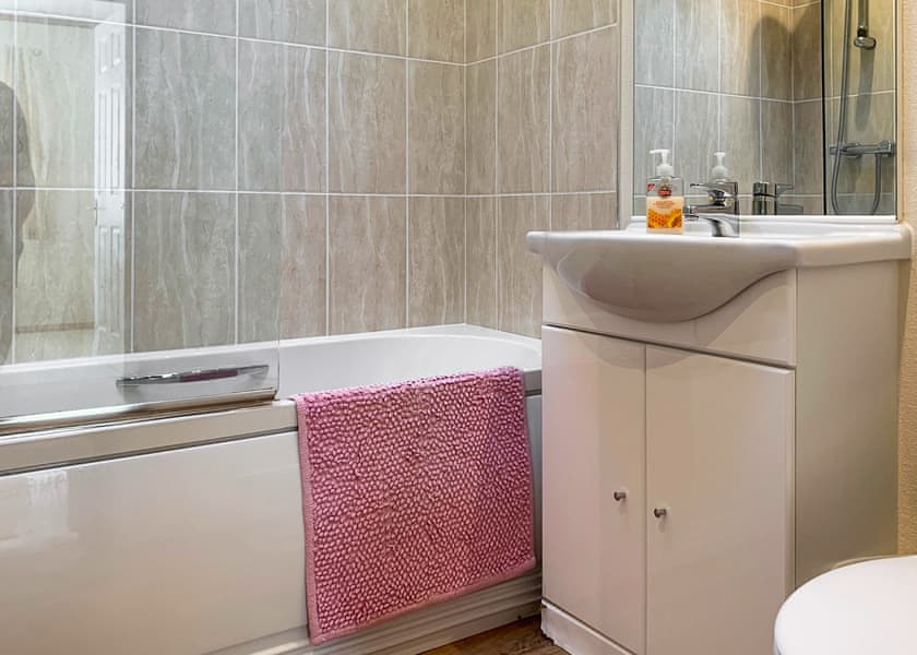 Classic Lodge 6 - Finlake Resort & Spa, Chudleigh, Newton Abbot