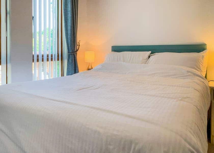 Classic Lodge Hot Tub 6 - Finlake Resort & Spa, Chudleigh, Newton Abbot