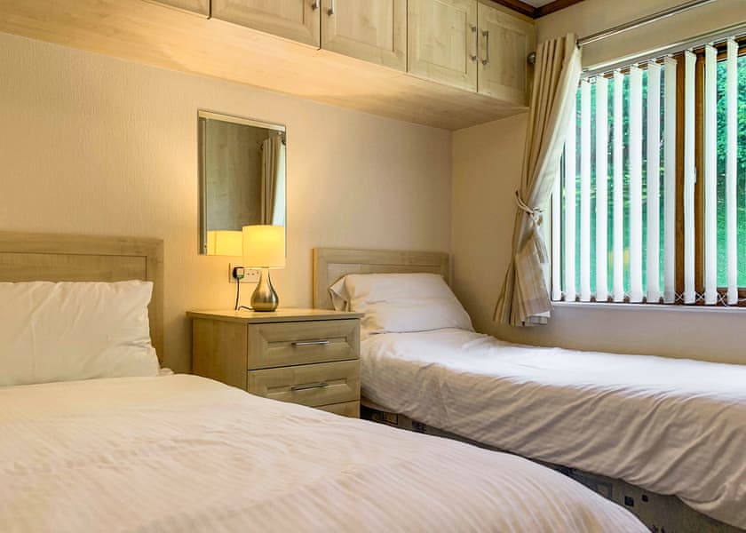 Classic Lodge Hot Tub 6 - Finlake Resort & Spa, Chudleigh, Newton Abbot