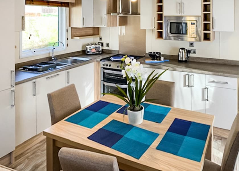 Superior Holiday Home 6 - Finlake Resort & Spa, Chudleigh, Newton Abbot