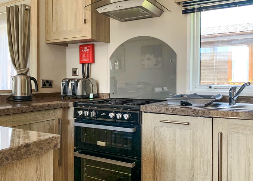 Superior Holiday Home 6 - Finlake Resort & Spa, Chudleigh, Newton Abbot