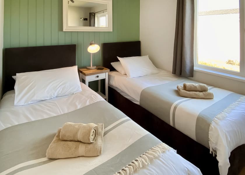 Hazel Lodge - Florence Springs Lakeside Lodges, St Florence, Tenby