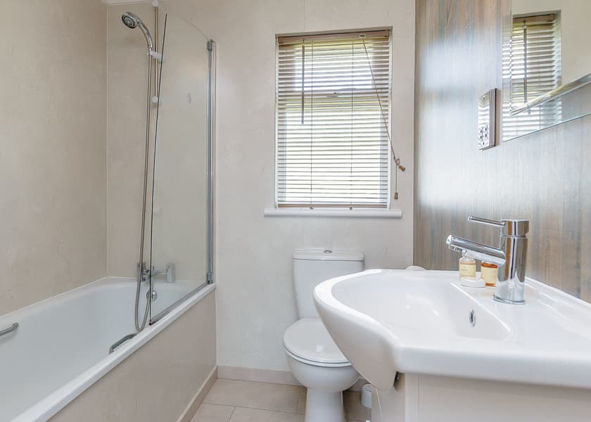 Hazel Lodge - Florence Springs Lakeside Lodges, St Florence, Tenby