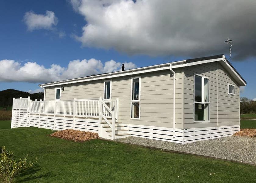 Juniper Lodge - Florence Springs Lakeside Lodges, St Florence, Tenby