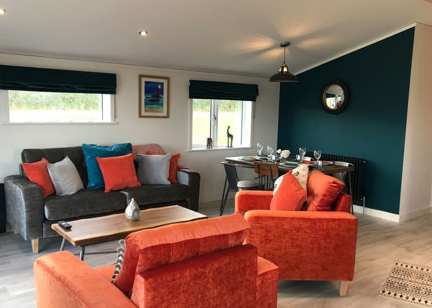 Juniper Lodge - Florence Springs Lakeside Lodges, St Florence, Tenby