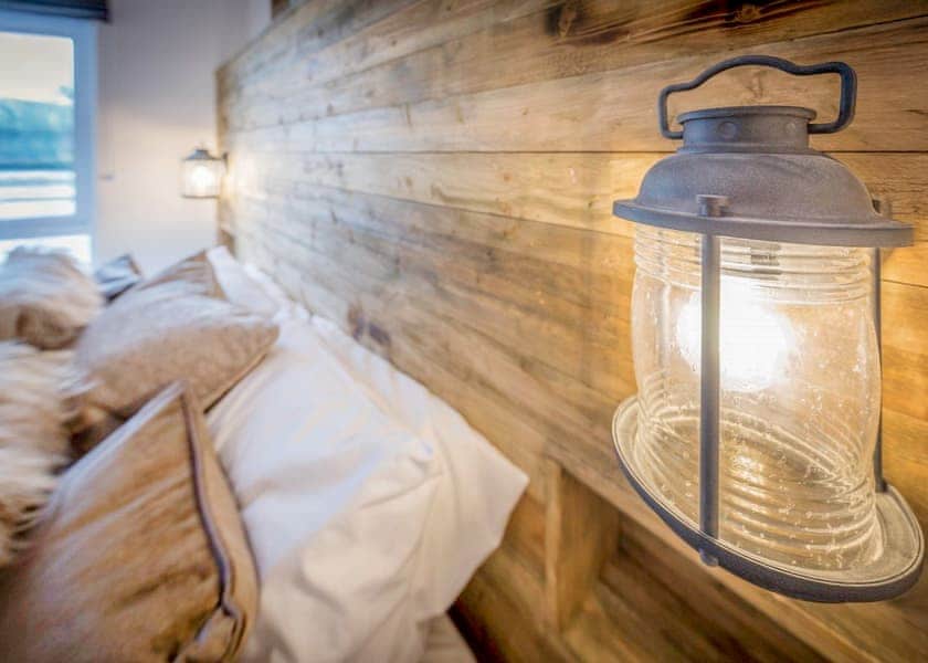 Pine Tree Lodge - Florence Springs Lakeside Lodges, St Florence, Tenby