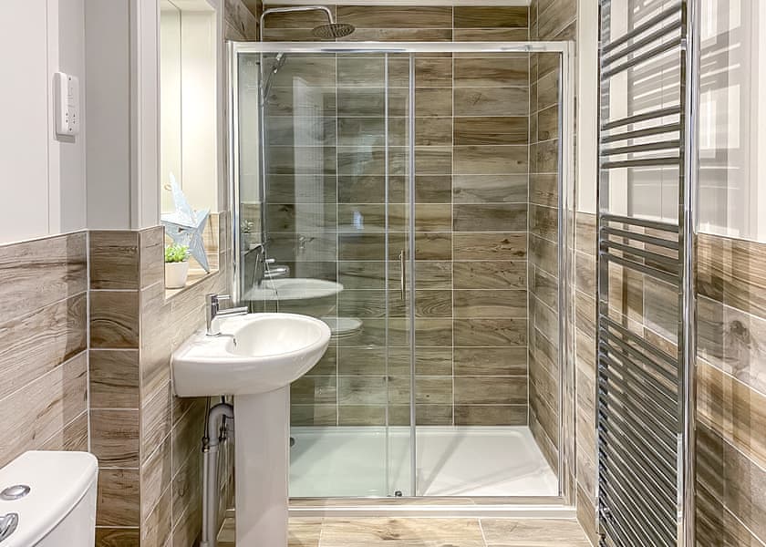 Snowdrop Lodge - Florence Springs Lakeside Lodges, St Florence, Tenby
