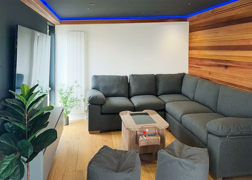 Entertainment Lakeside 2 - Florence Springs Lakeside Lodges, St Florence, Tenby