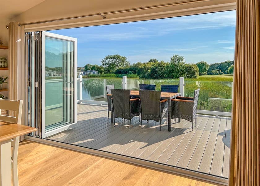Superior Lakeside 3 (Pet) - Florence Springs Lakeside Lodges, St Florence, Tenby