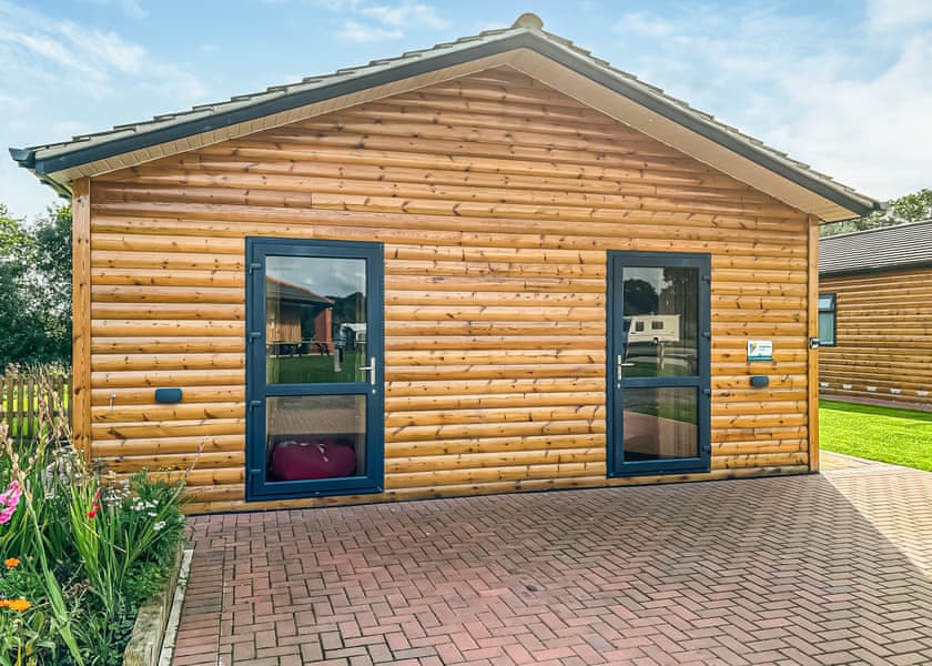 Kingfisher - Flaxton Meadows Luxury Lodges, Flaxton